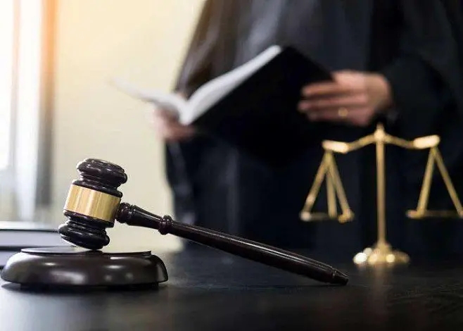 故意驾车冲撞行人造成多人伤亡